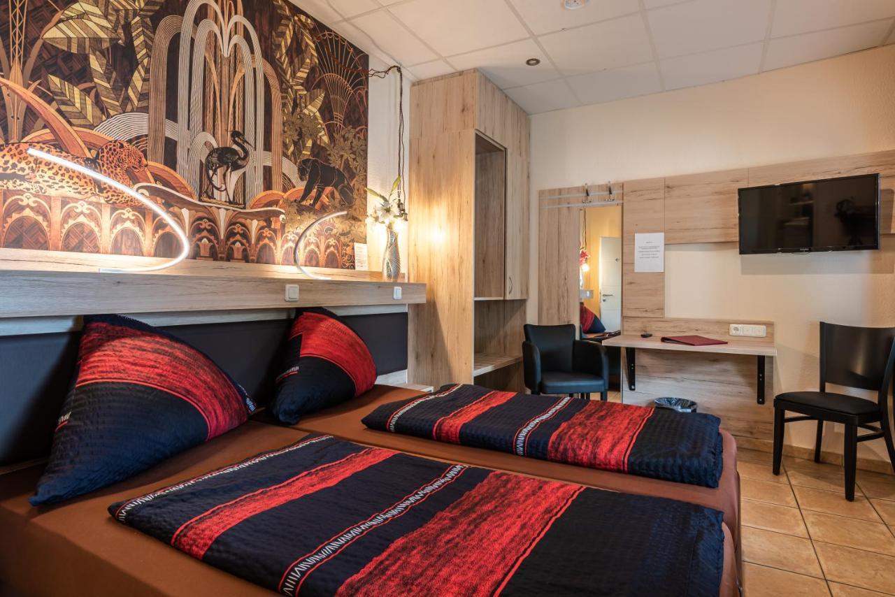 Land-Hotel Zum Schwan, Garni Weilerswist-Metternich, 3 E-Ladestationen, Naehe Phantasialand, Palmenparadies Euskirchen エクステリア 写真