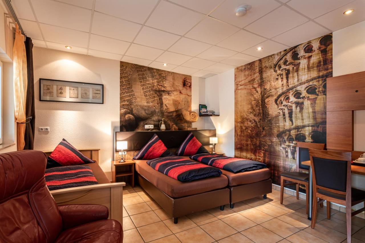 Land-Hotel Zum Schwan, Garni Weilerswist-Metternich, 3 E-Ladestationen, Naehe Phantasialand, Palmenparadies Euskirchen エクステリア 写真