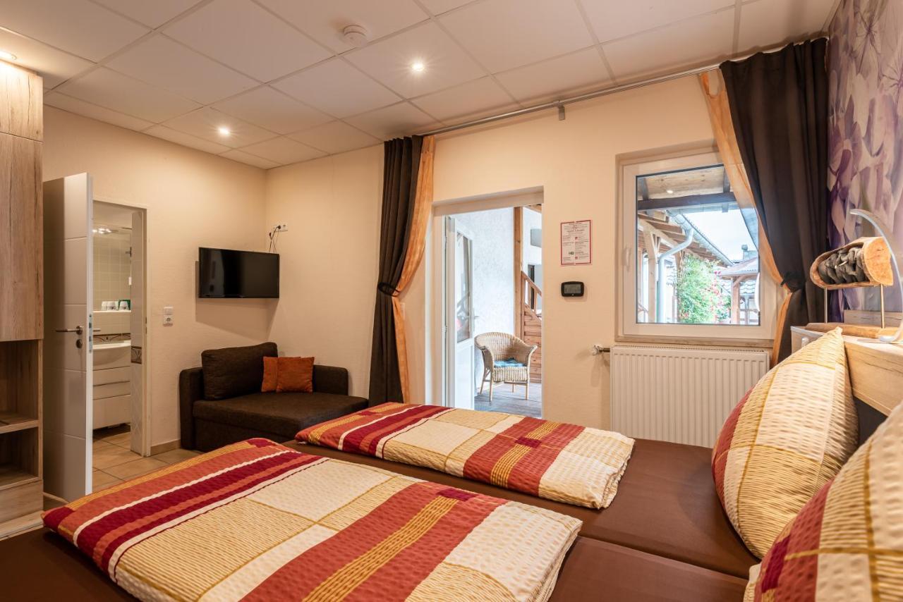 Land-Hotel Zum Schwan, Garni Weilerswist-Metternich, 3 E-Ladestationen, Naehe Phantasialand, Palmenparadies Euskirchen エクステリア 写真