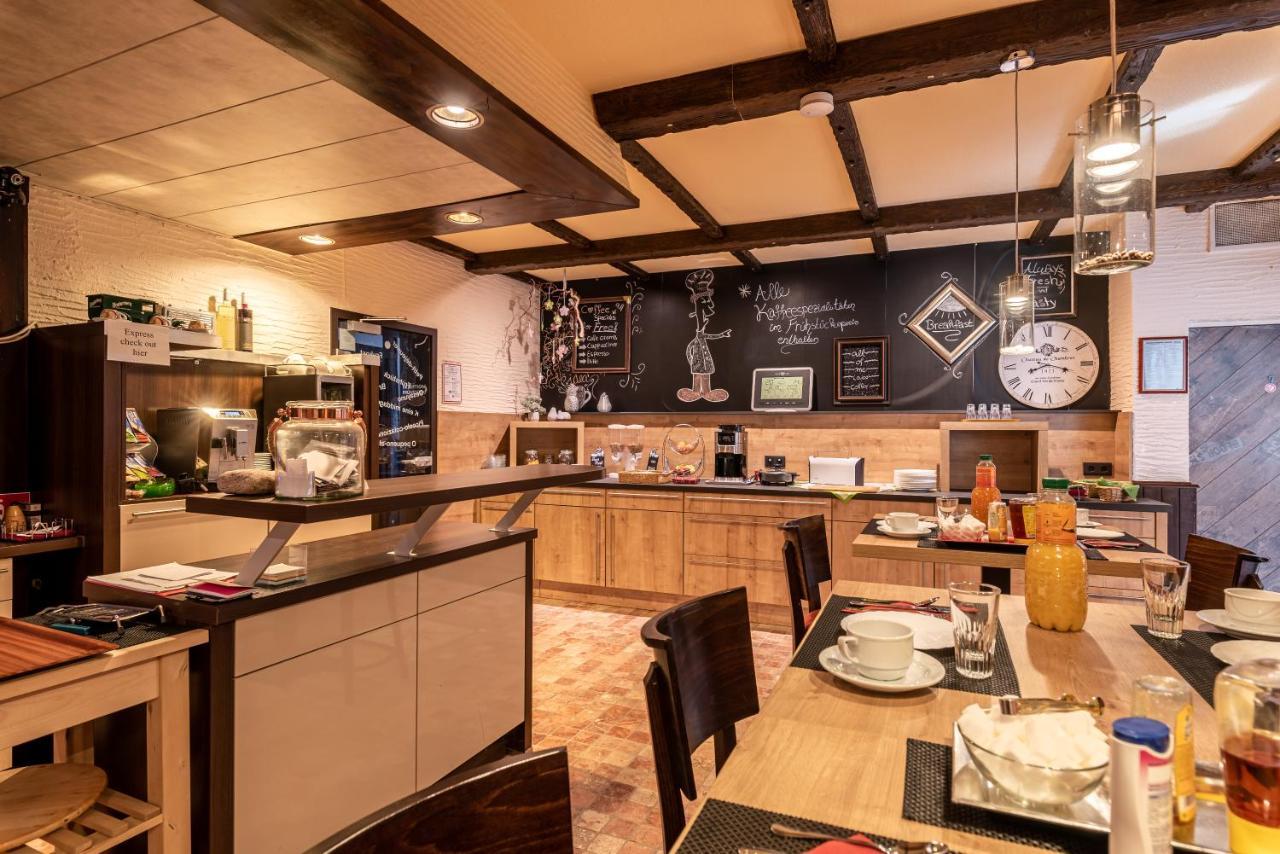 Land-Hotel Zum Schwan, Garni Weilerswist-Metternich, 3 E-Ladestationen, Naehe Phantasialand, Palmenparadies Euskirchen エクステリア 写真