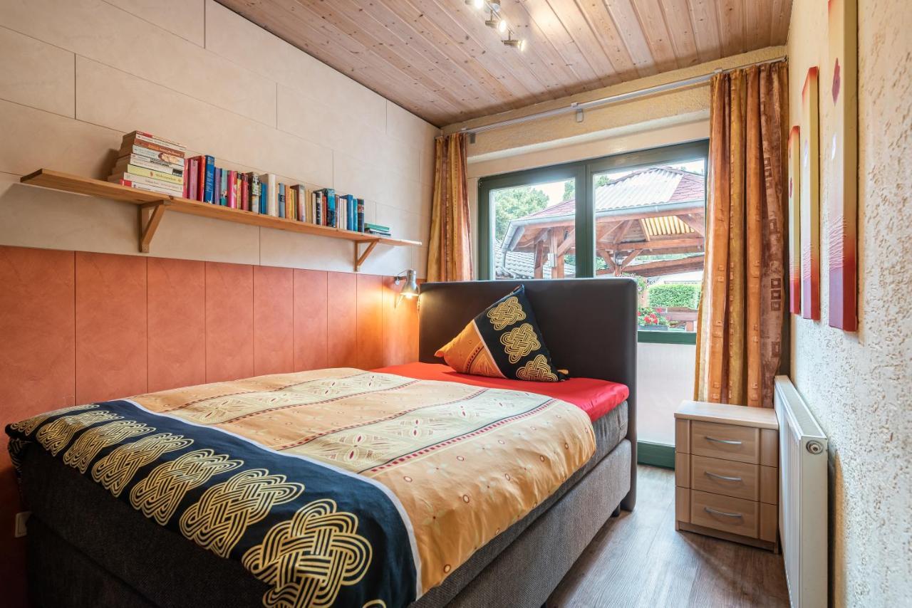Land-Hotel Zum Schwan, Garni Weilerswist-Metternich, 3 E-Ladestationen, Naehe Phantasialand, Palmenparadies Euskirchen エクステリア 写真